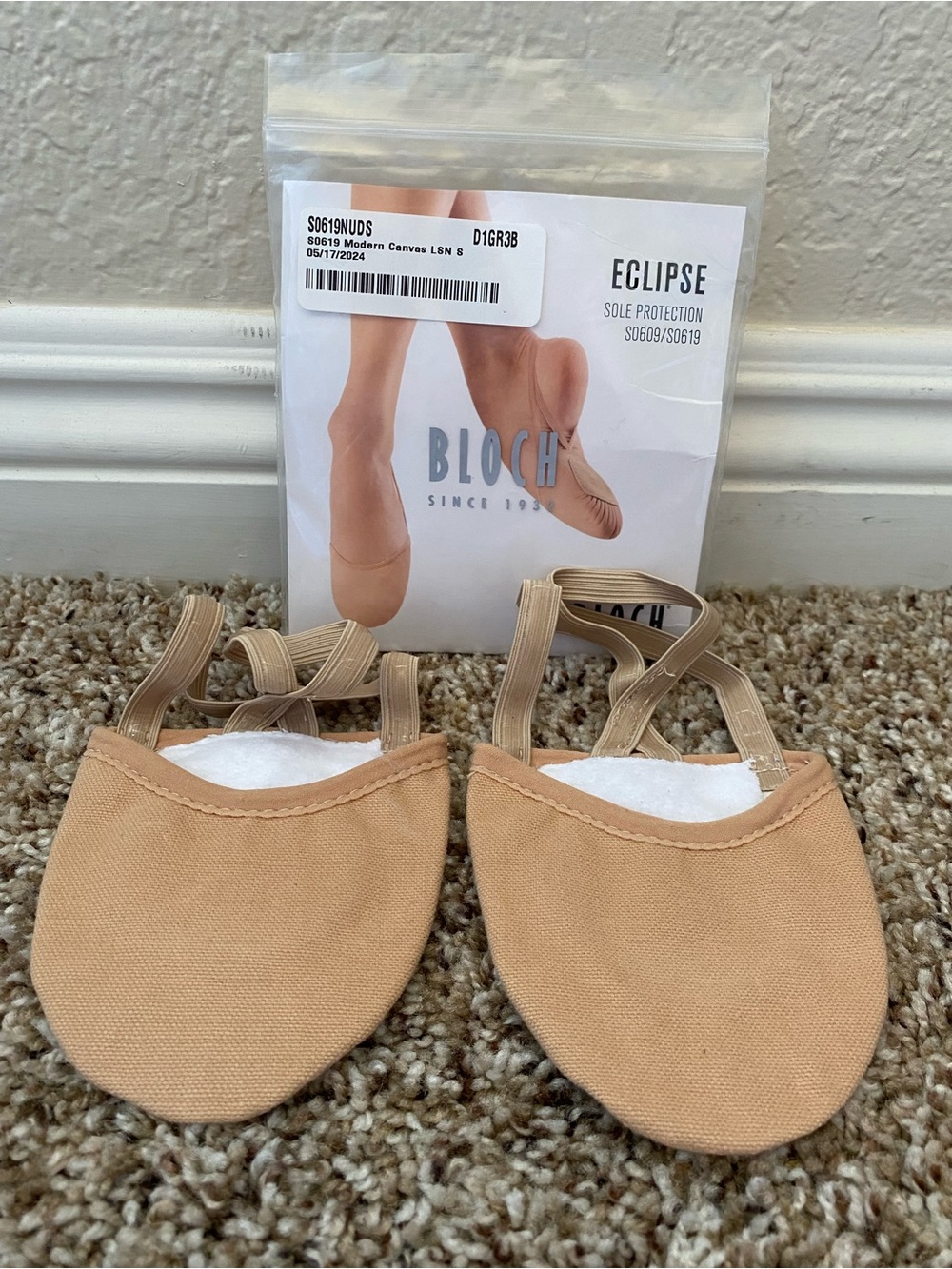 Bloch Women’s Eclipse Canvas Tan Contemporary Half Sole Dance Shoes Size Small